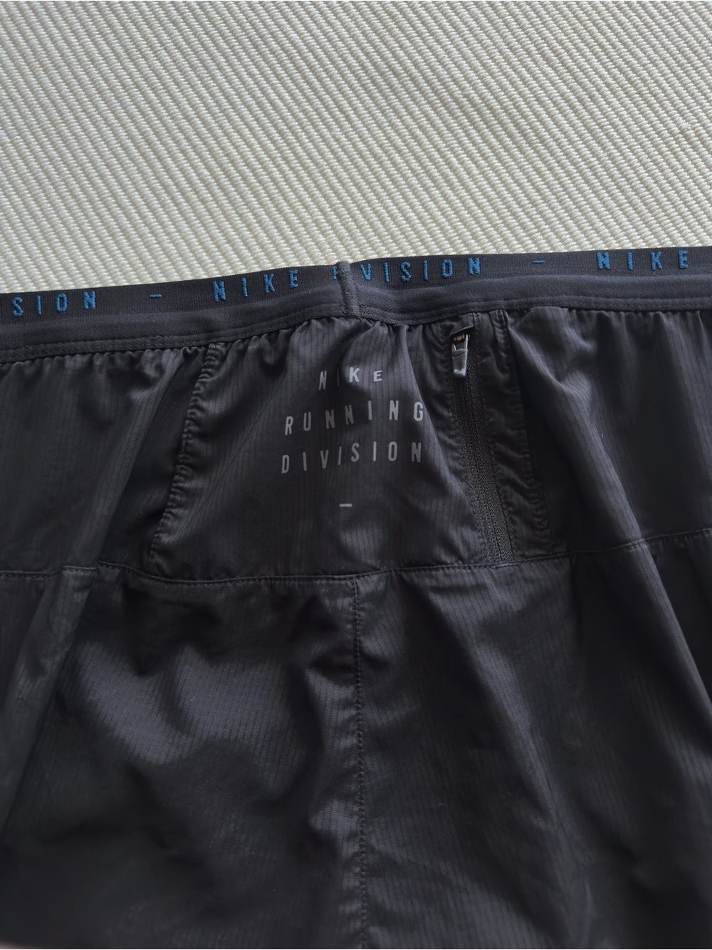 Nike Run Division Hybrid Black/Navy 2-in-1 Running Tights & Shorts - Picture 10 of 10